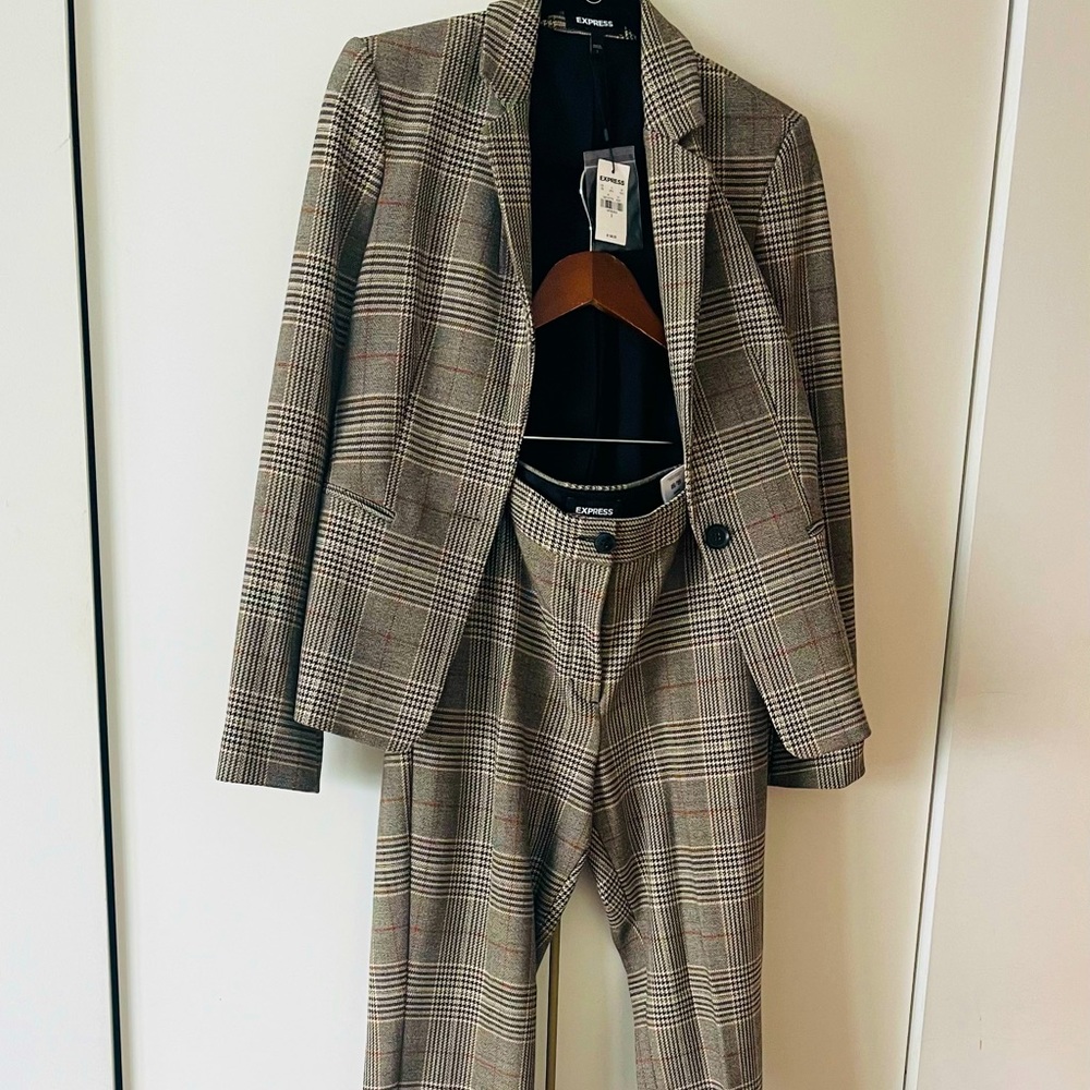 Express Matching Plaid Suit Blazer/Pant Set. Blazer is NWT. Pants are NWOT.